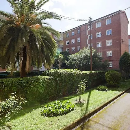 Bright And Peaceful Garden Near Areeta Metro Bilbao *